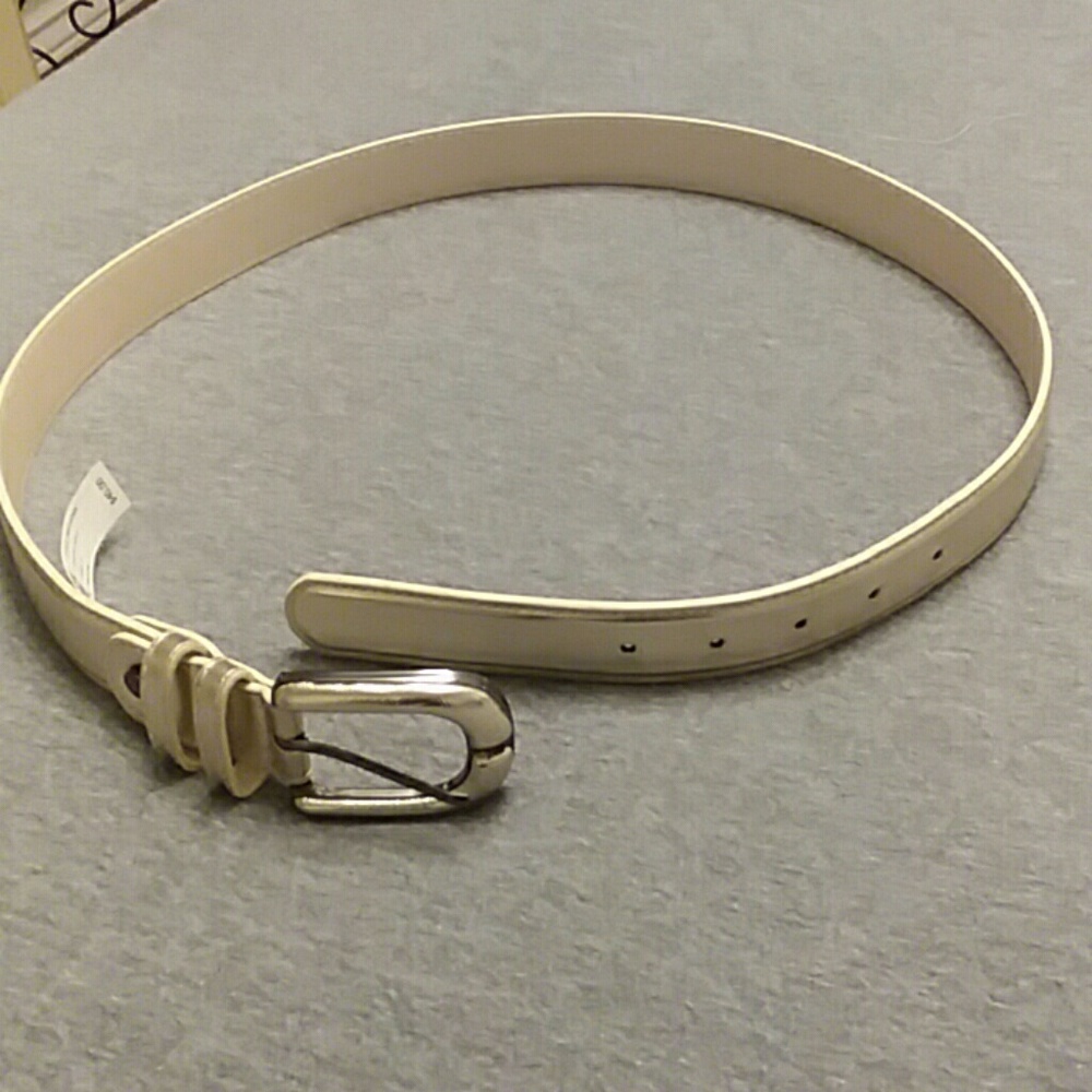 NWT $40 Kenneth Cole REACTION Gold Tone Bekt Small